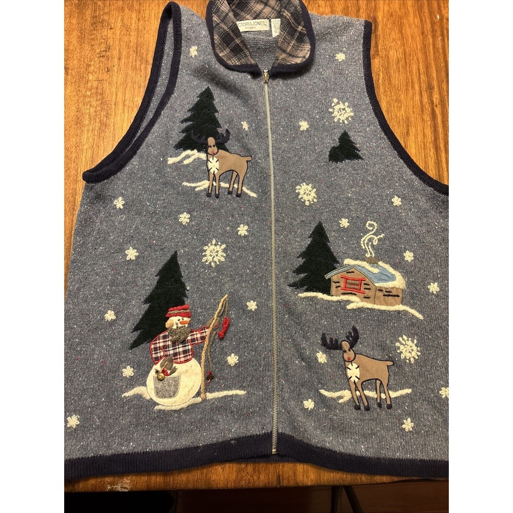 VICTORIA JONES womens Plus 2x SWEATER VEST Knit Embroider Reindeer Snowman Cabin